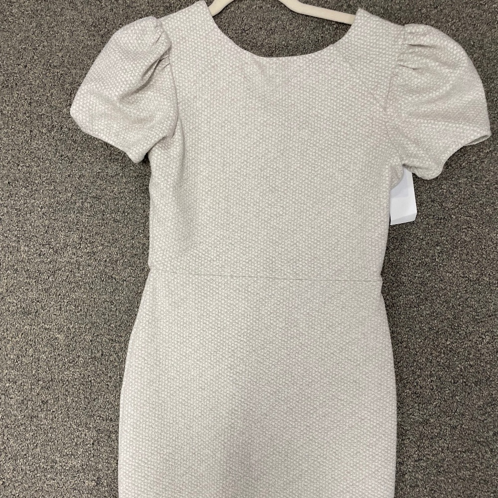 NWT BD Junior White with Silver Flecks Style 383 Color 741 Puff Sleeve Sheath